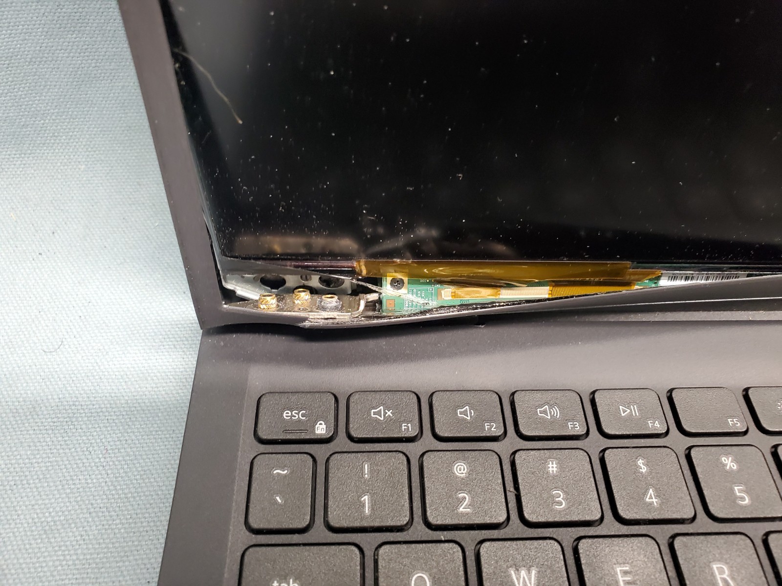 Dell Inspiron 15 3511 i5 1035G1 1.00GHz/ 8GB/ NO SSD 1920×1080 #2809