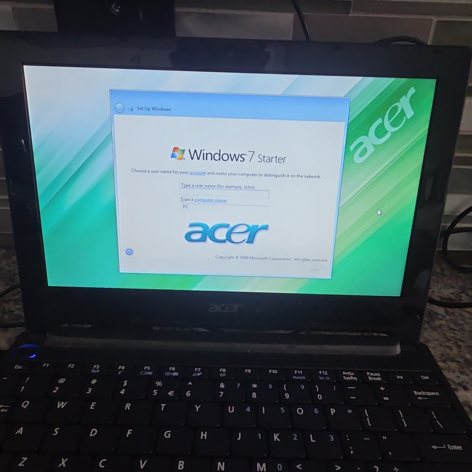 Acer Aspire One D255 10.1″ Windows 7 Laptop – 160GB HDD/1GB RAM Factory Restart