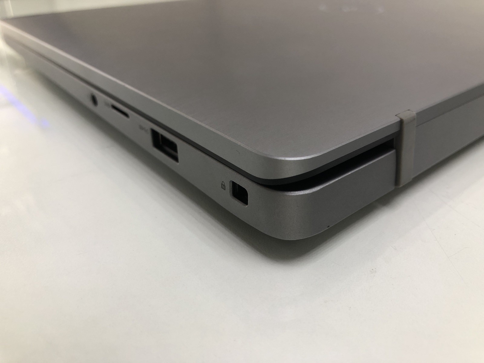 Dell Latitude 7400 i7 8th Gen 16GB RAM 256GB SSD Touchscreen Fingerprint FHD