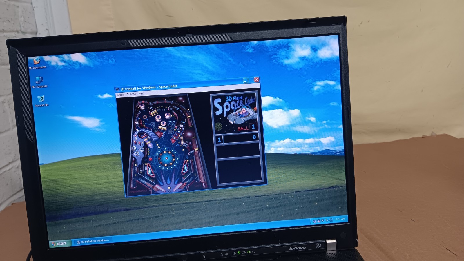 IBM Lenovo Thinkpad T61 Gaming Laptop Windows XP pro SP3 15.4″ LCD Screen DVD