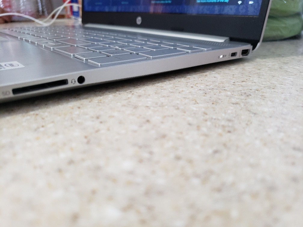 HP 15-DY1043DX INTEL CORE i5-1035G1 256GB SSD 8GB RAM WIN 11 TOUCH (missing key)