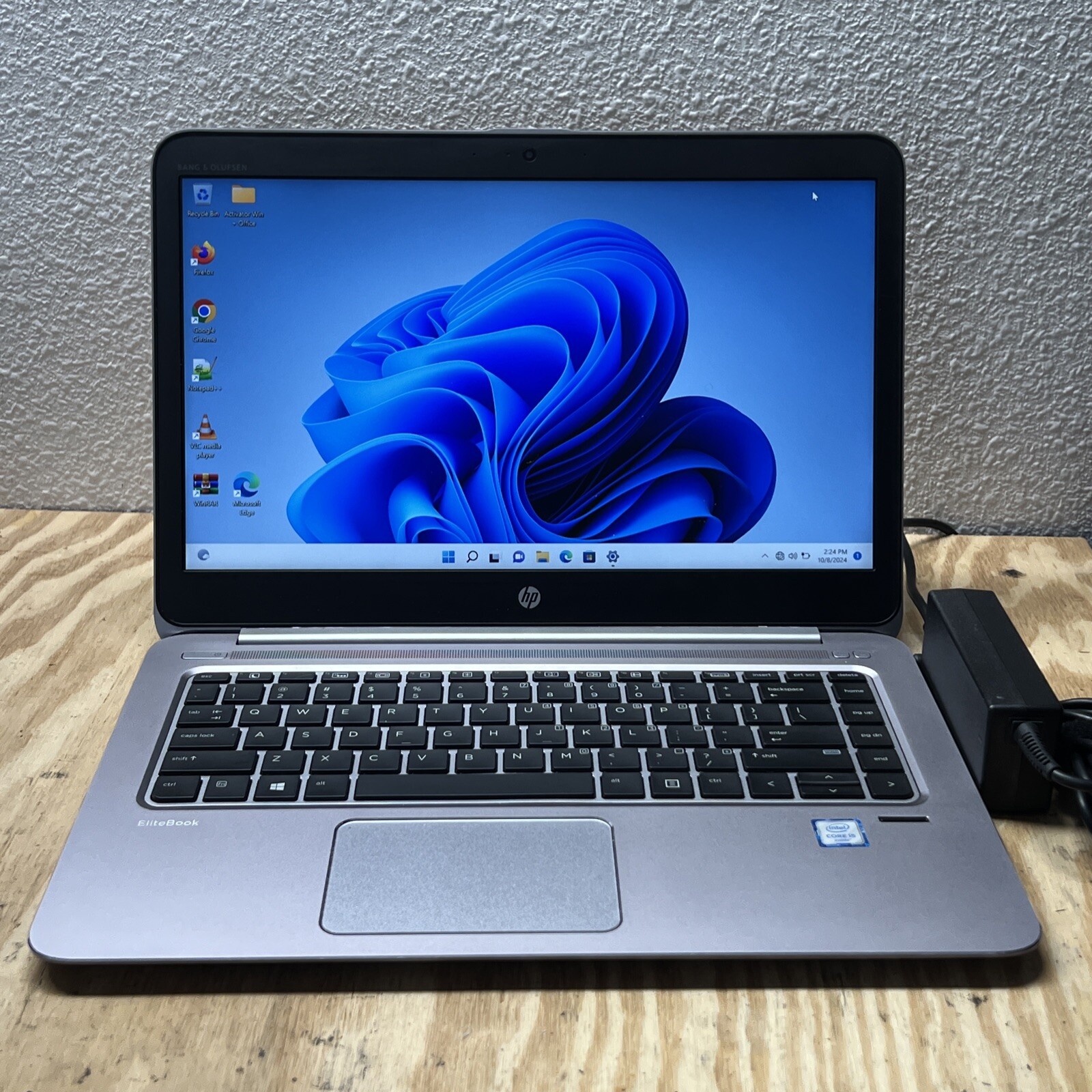 HP EliteBook Folio 1040 G3 14″ i5-6200U 2.30GHz 8GB 512GB Win11 Pro