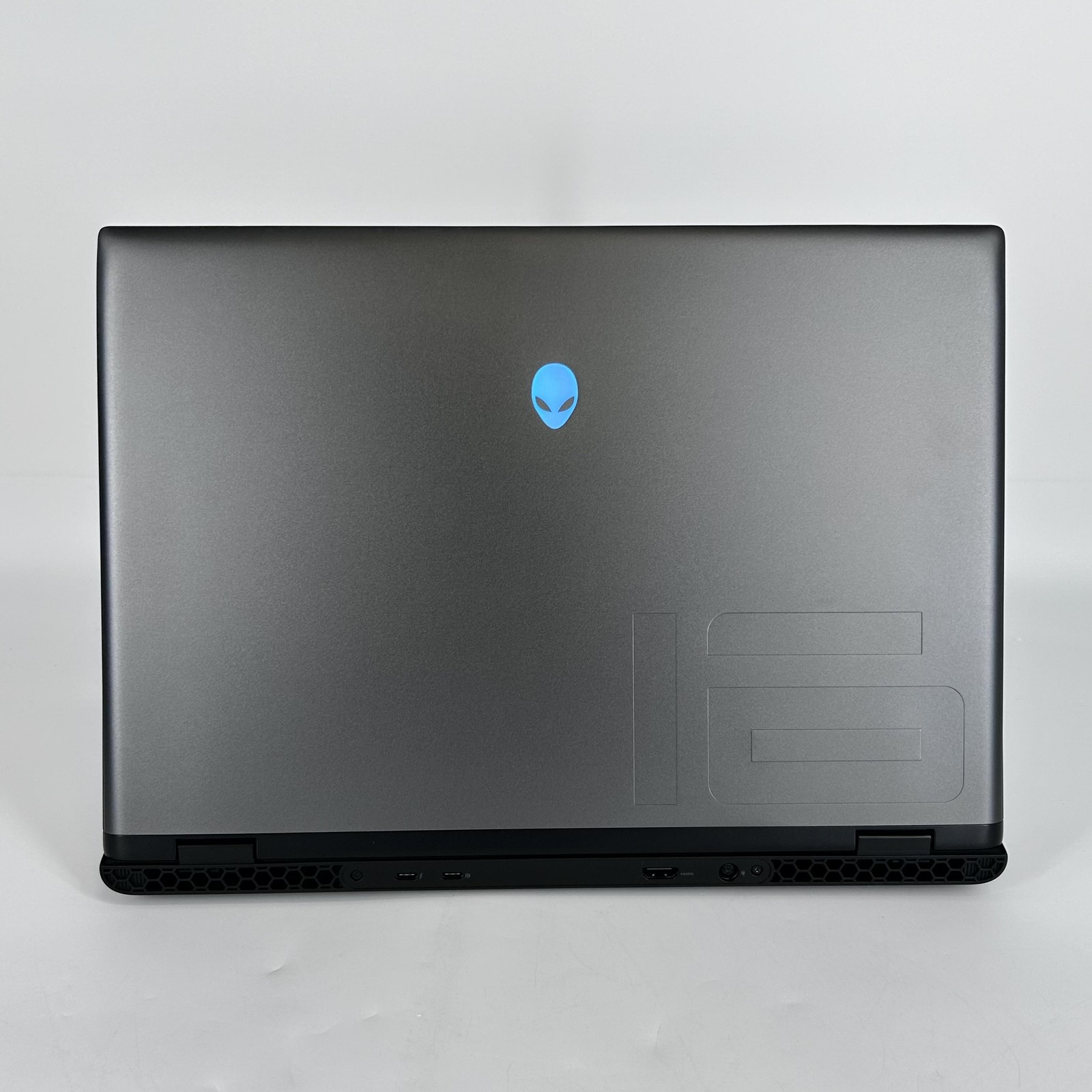 Dell Alienware M16 R2 240Hz QHD+ 2.3 GHz Ultra 9 185H 32GB 1TB SSD RTX 4070