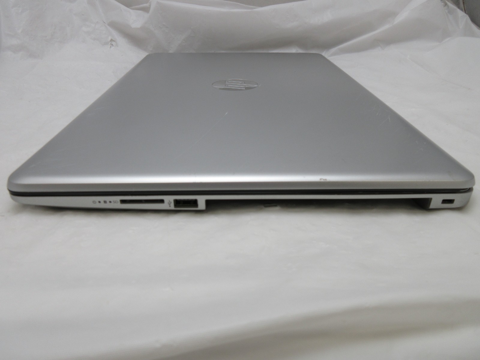 HP Pavilion 17-BY3051CL 17.3″ : i5-1035G1 1.0GHz : 8GB RAM : 256GB SSD : Grade C