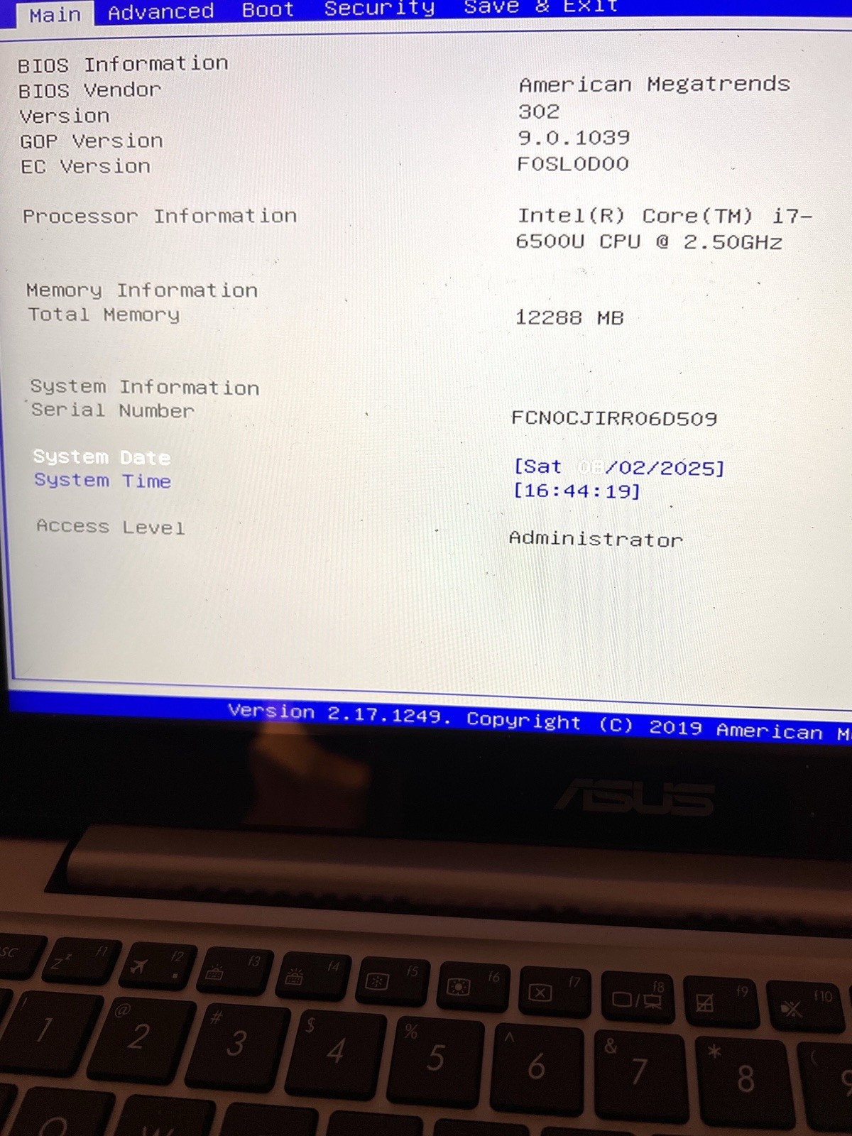 Asus Zenbook UX303UB, I7,12G Ram SSD250 G Nvidia Touch Screen Win 11 Pro No:2