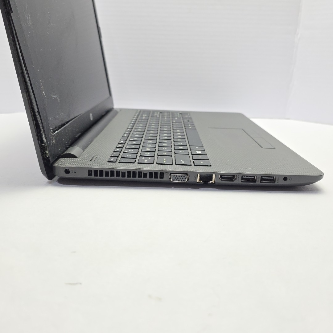 HP 255 G6-AMD A6-9220 RADEON R4, 5 COMPUTE CORES 2C+3G 2.50GH4GB Ram 500GB