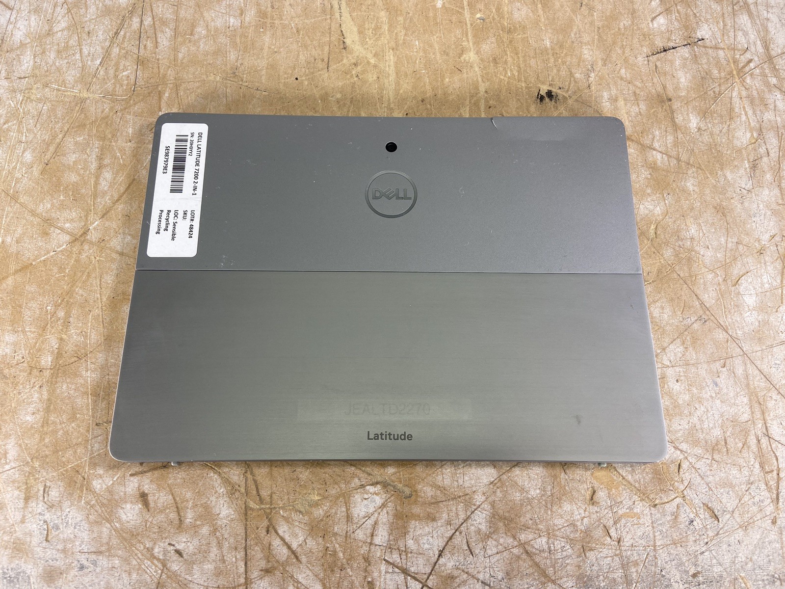 DELL LATITUDE 7200 2-IN-1 i5-8365U @ 1.60GHz, 8GB RAM, NO HDD/OS – (FOR PARTS)