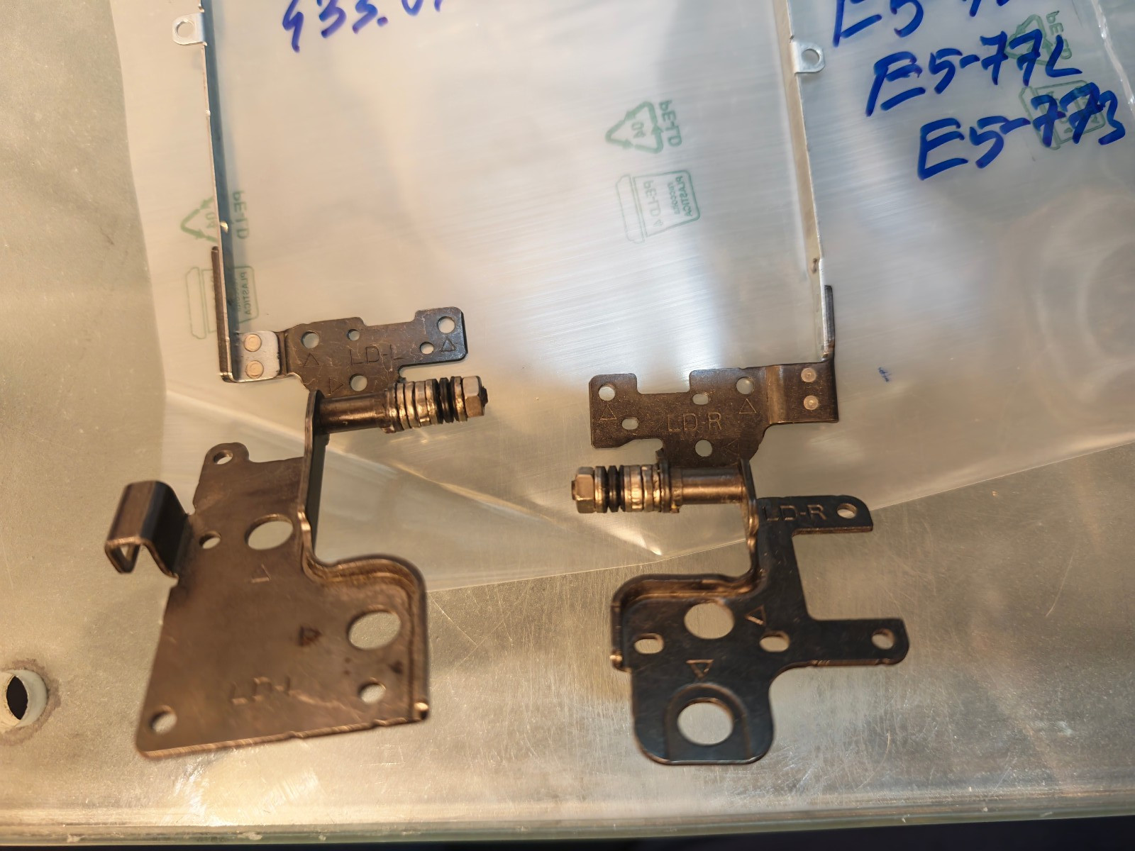 ACER E5-722 E5-773 HINGES HINGES 433.04X02.2002 433.04X01.2002