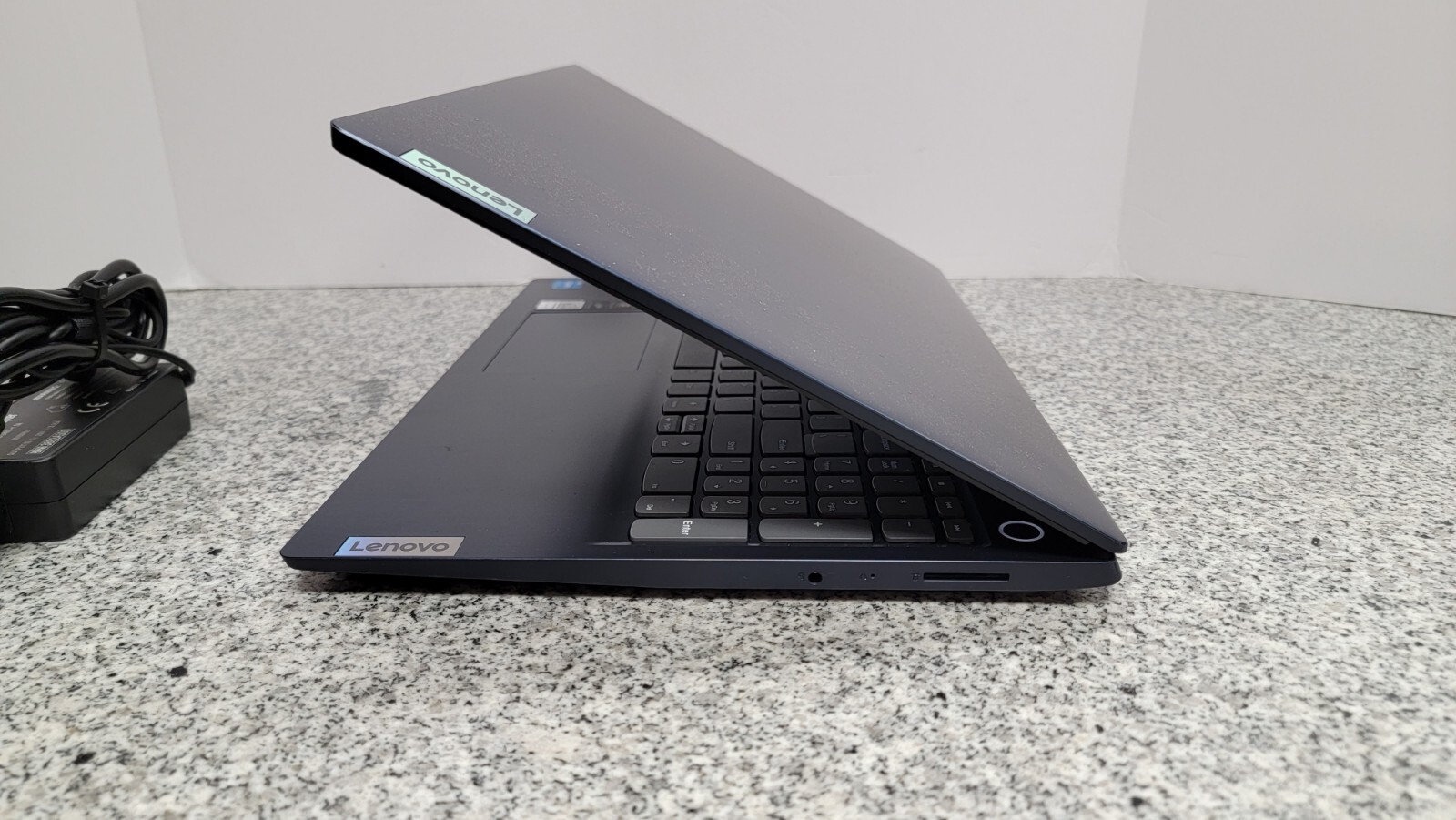 Lenovo IdeaPad 3 15ITL05 15.6″ Intel Core i3-1115G4 3.00GHz Laptop a-x