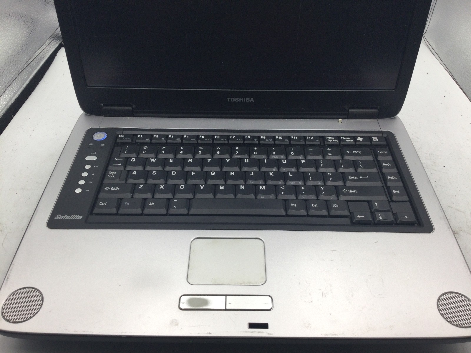 TOSHIBA SATELLITE M35X-S161 – BOOTS TO BIOS – NO RAM – INTEL CELERON – READ – BB