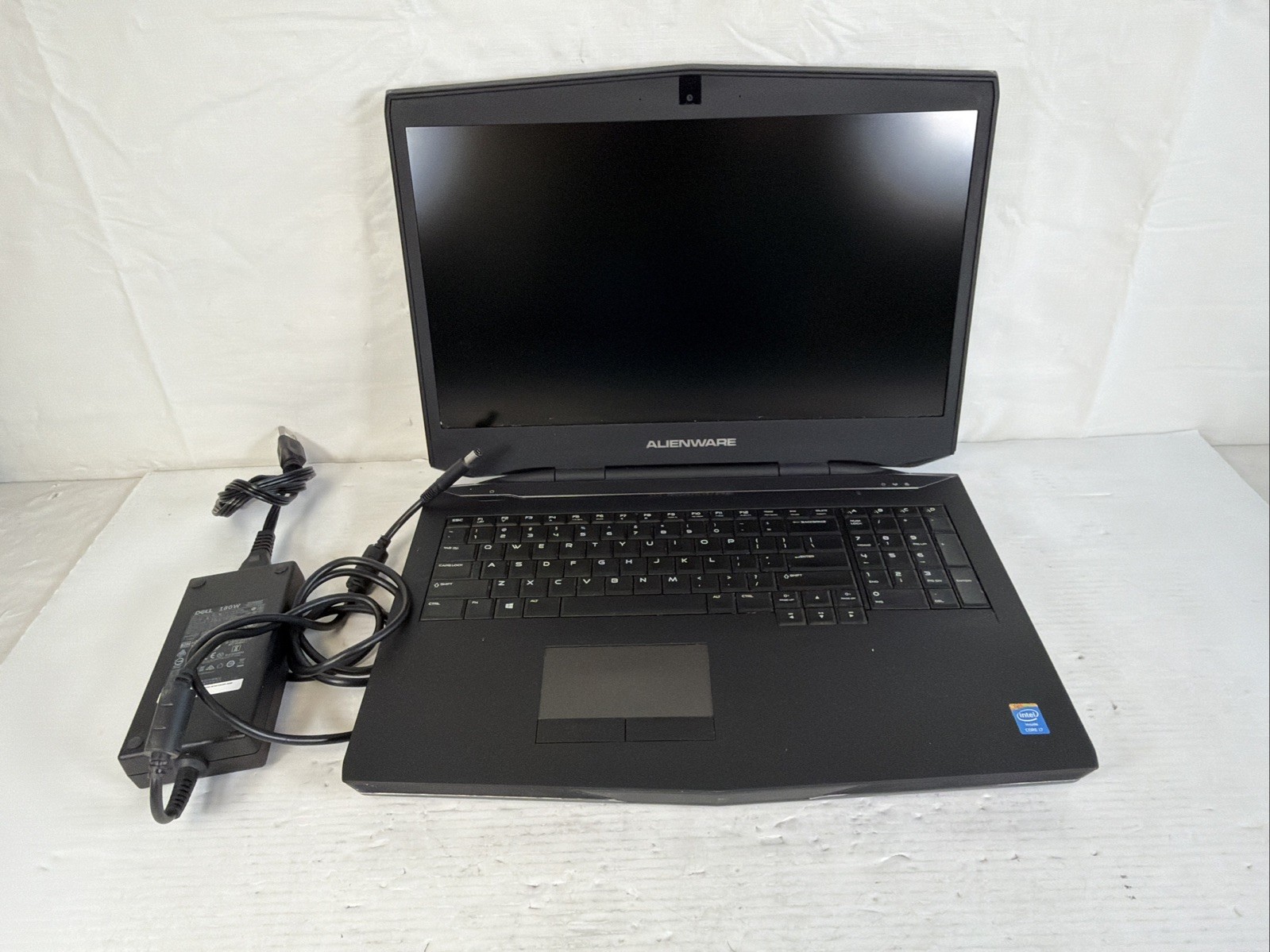 Alienware 17 P18E Gaming i7-4900MQ 32GB RAM GTX 770M 17″ 256 GB NVMe Win 11 Pro