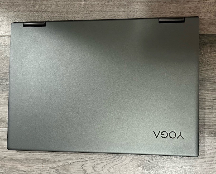 Lenovo Yoga 13.3” Touchscreen Laptop i7 8th Gen CPU 8GB 120GB SSD Win 11H + AC