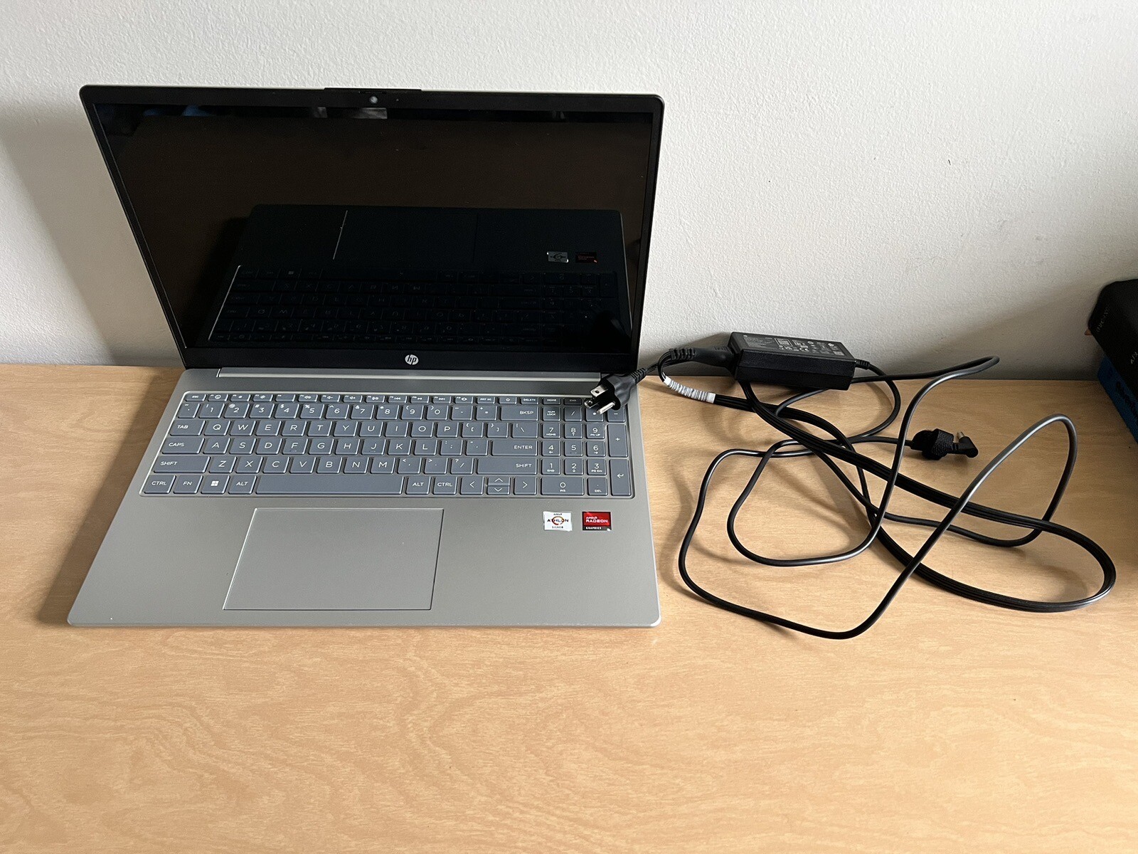HP Laptop 15z-fc000, 15.6″