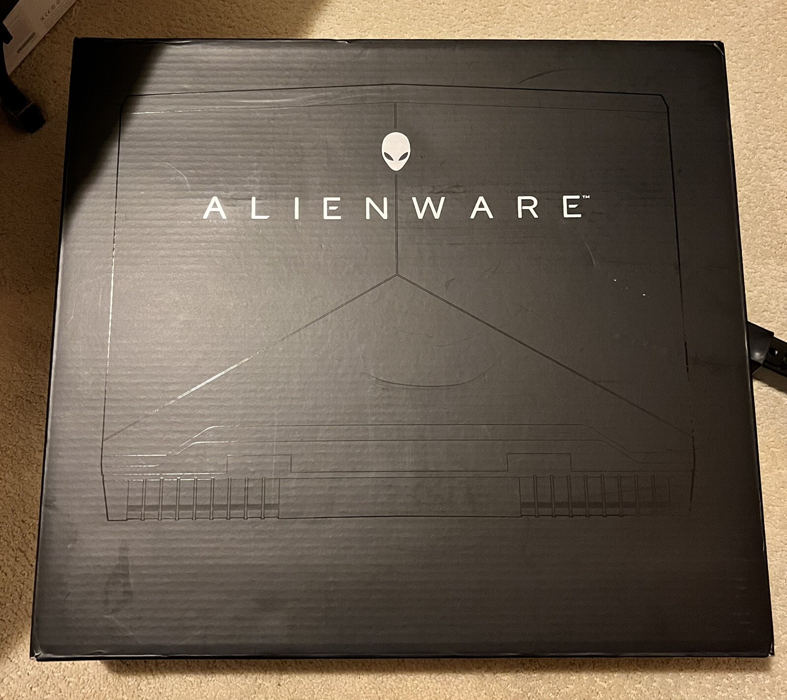 Alienware 17R4. i7-7700 @ 2.80GHz GTX1070 8GB. 128SSD+1TB HD.