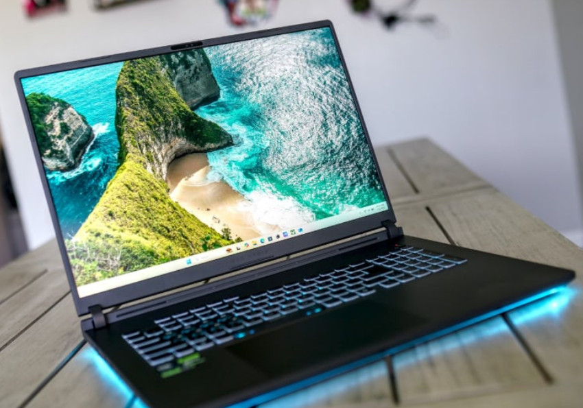 ASUS ROG Strix G18 G815LP-S9070 / FreeDOS 18″ RTX5070 Ultra9 32GB/1TB