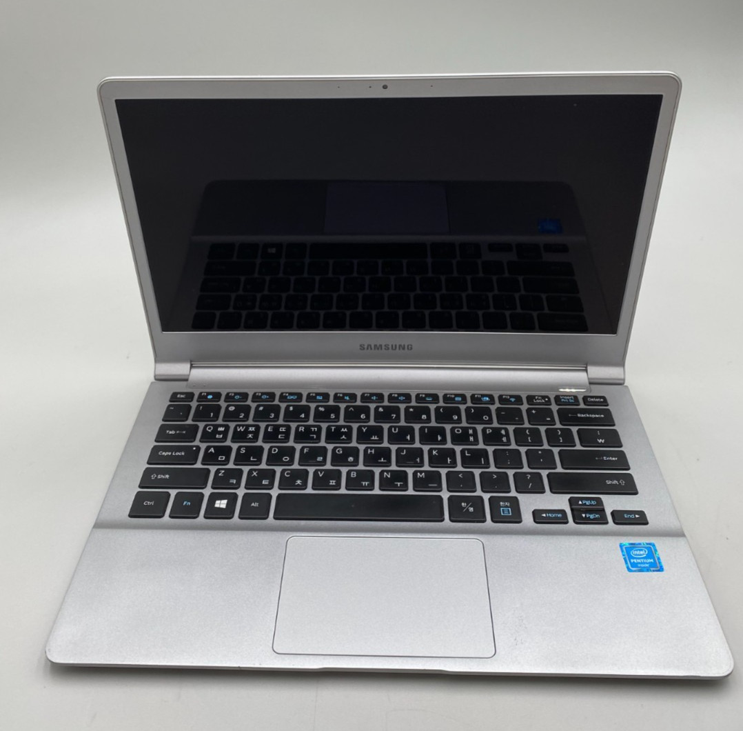 Samsung Notebook 9 13.3″ Pentium 4405U 2.1GHz 128GB SSD 4GB DDR3 Silver Laptop C