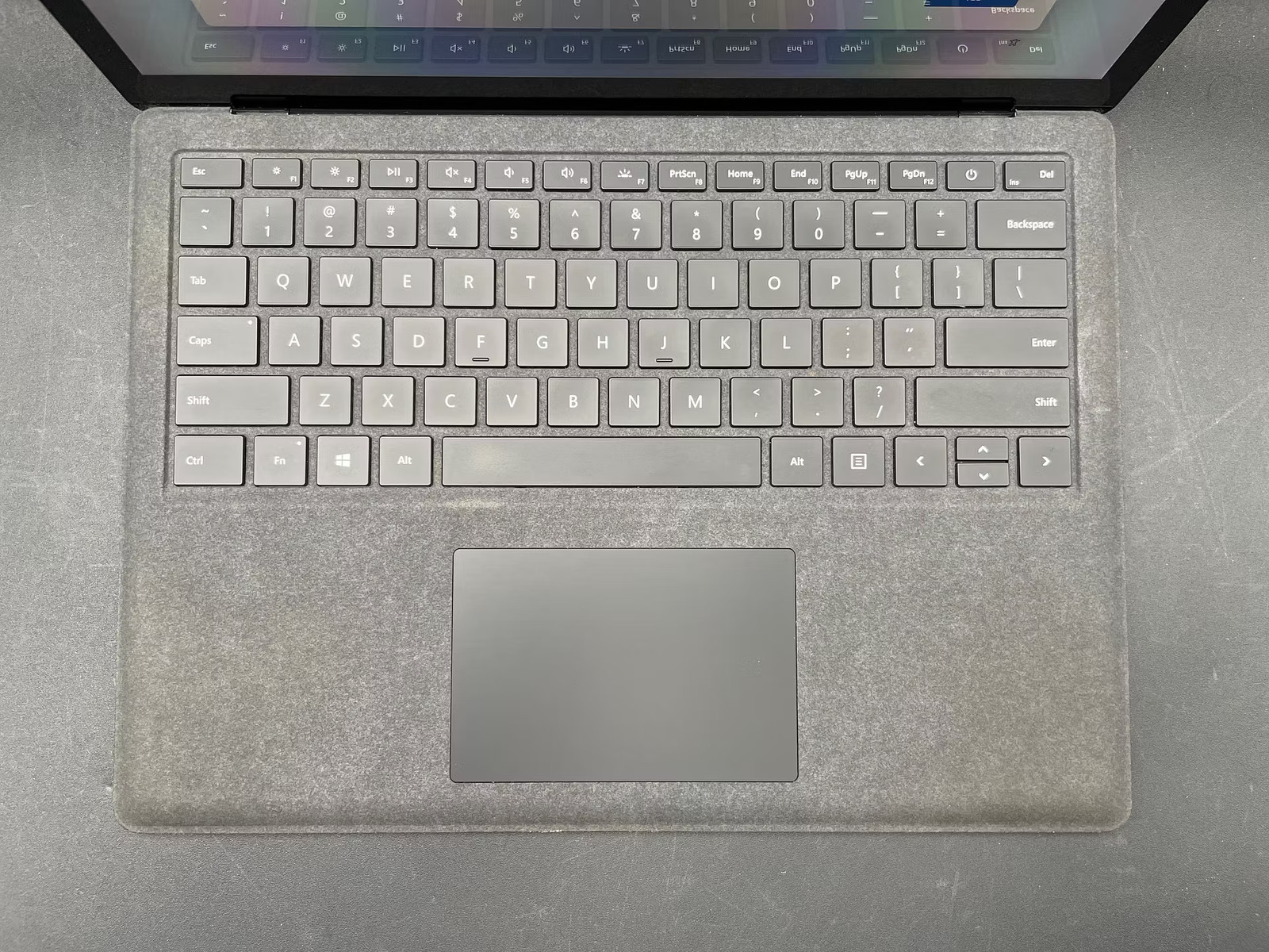 Microsoft Surface Laptop 2 Used 13.5″ (i7-8650U-16GB-512GB NVMe)