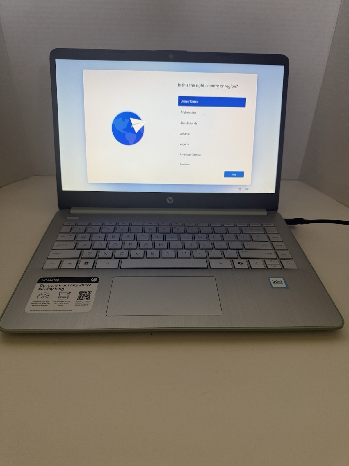 New | HP laptop | Green | O/S | Model: RTL8852BE |
