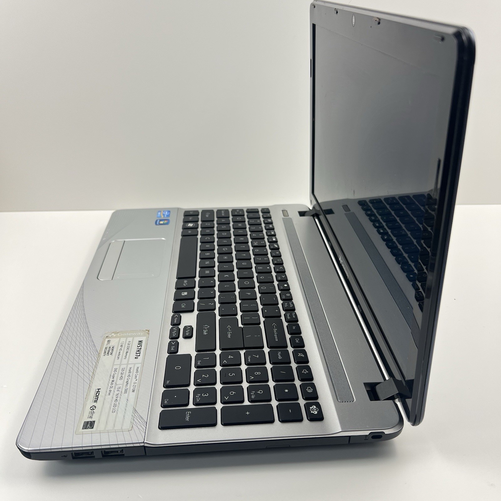 Gateway P5WS0 Laptop Core i3 15.6 Intel HD Graphics 3000 320GB HD 4GB RAM Win 10