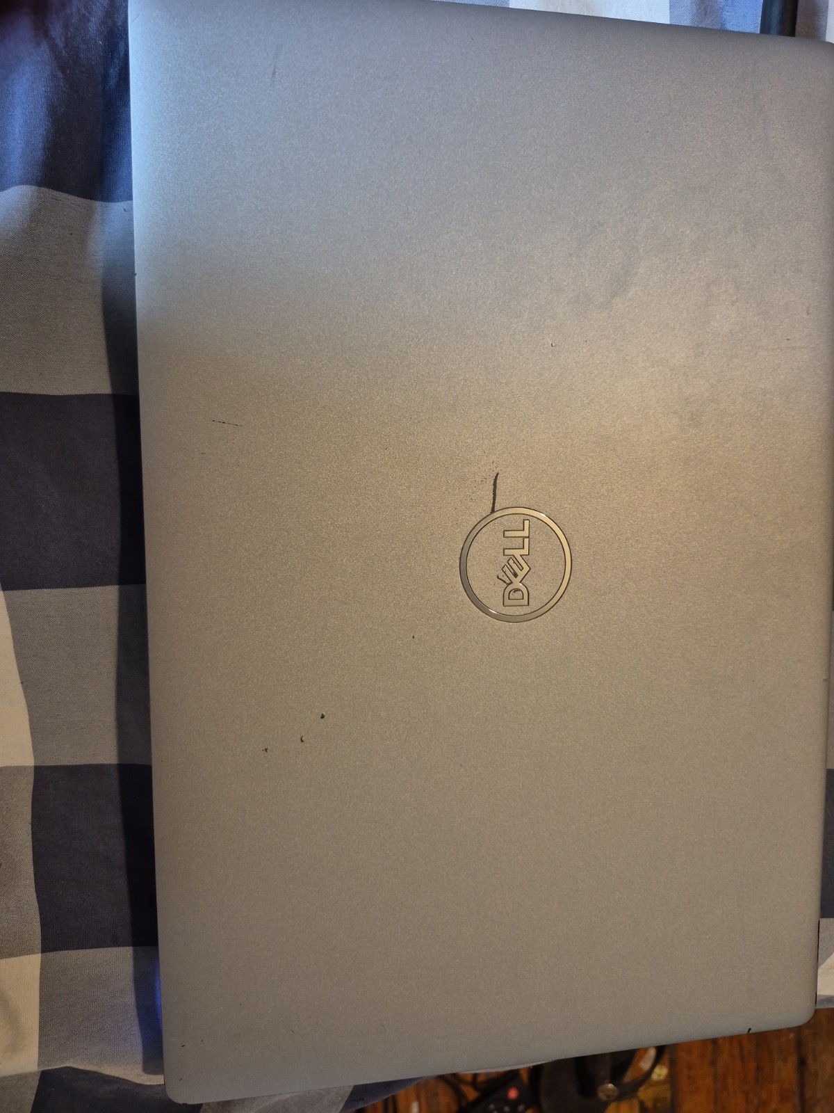 Dell Latitude 5411 14″ Core i7-10850H 2.7GHz 4GB RAM NO DRIVE POOR BATTERY