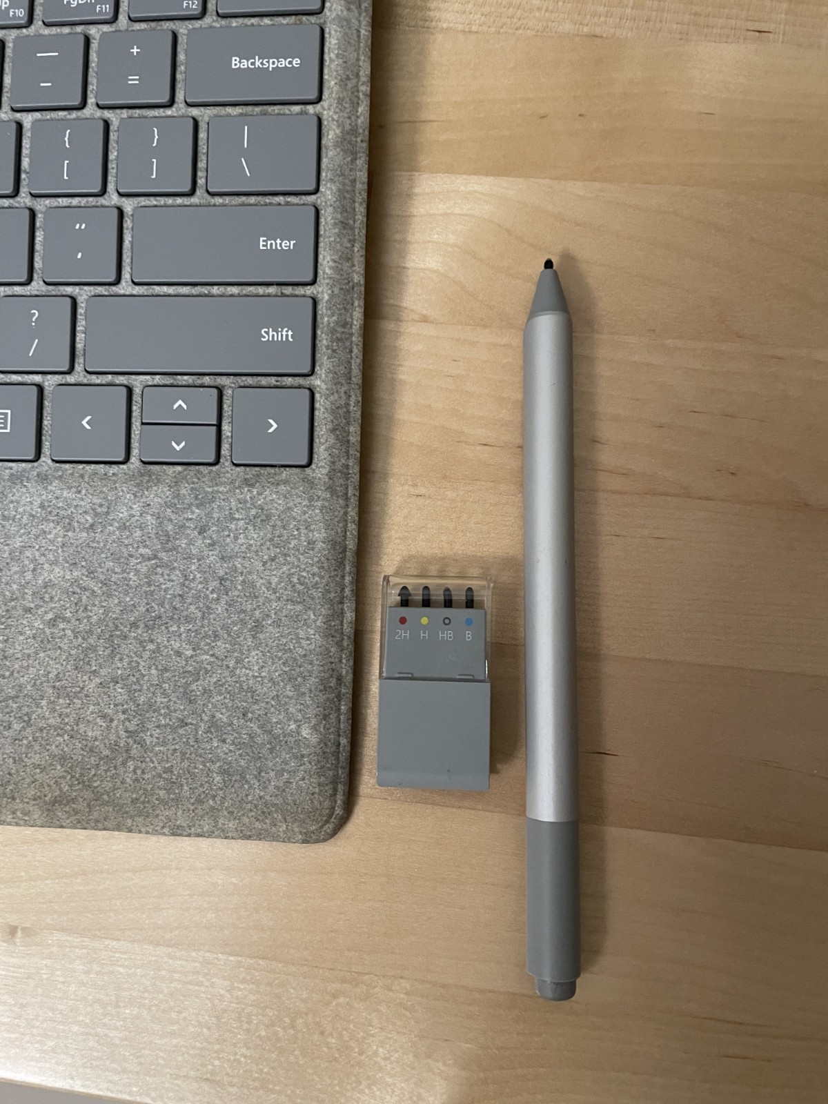 Microsoft Surface Book Pro 3, 256GB SAMSUNG SSD, Intel i5-4300U CPU, 8GB RAM