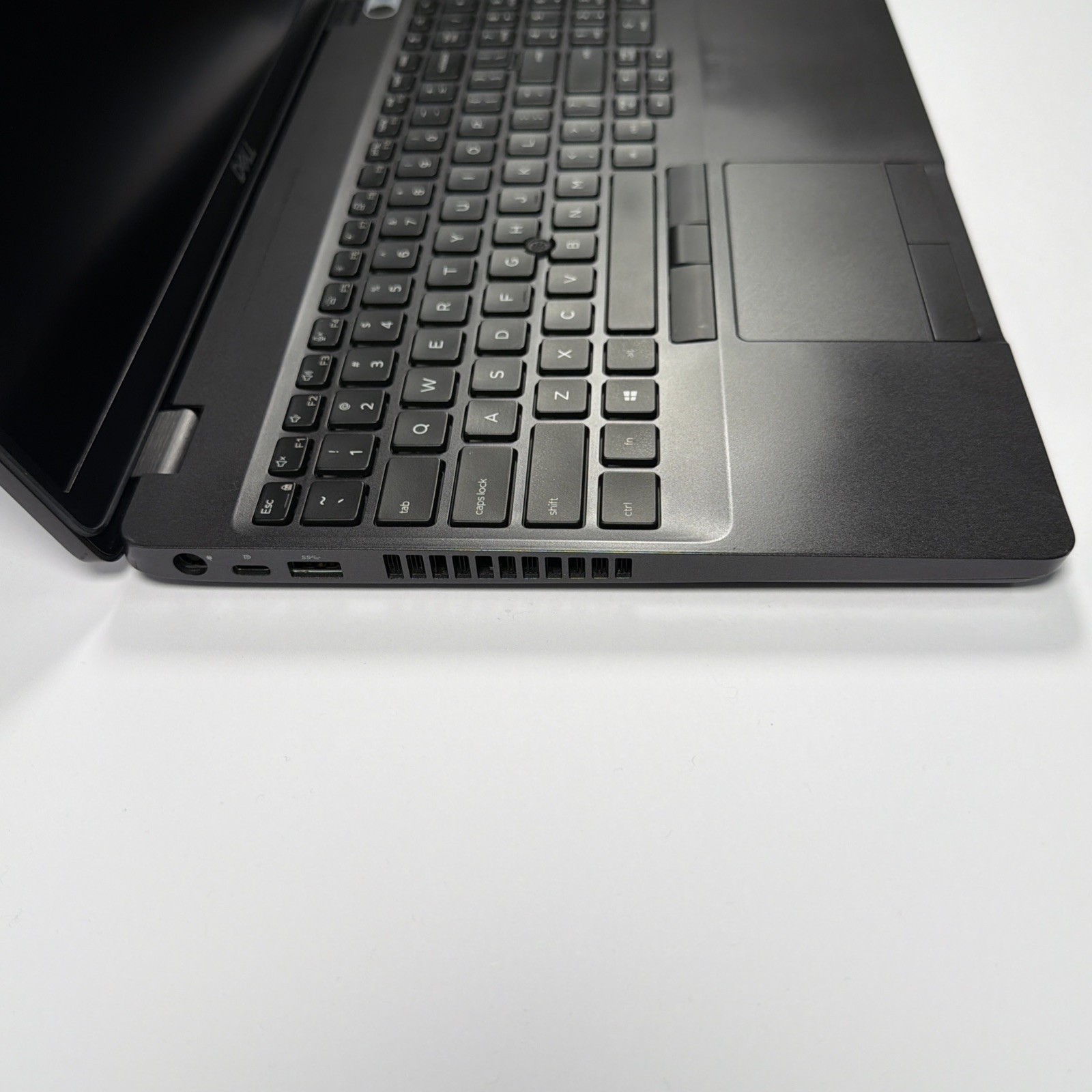 Dell Latitude 5500 15.6″ Intel Core i5-8365U 16GB RAM 256GB NVMe Win11Pro – READ