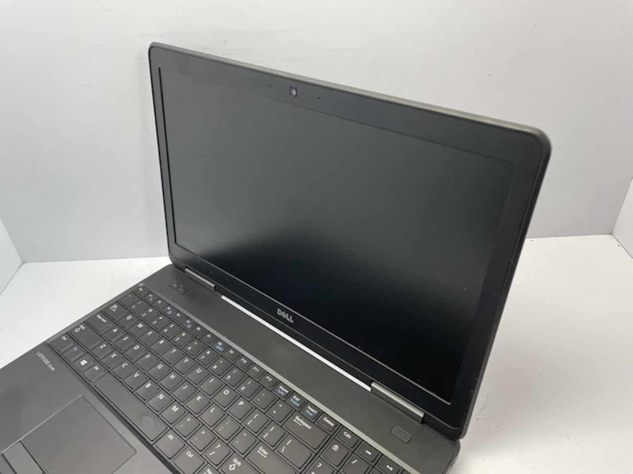 DELL LATITUDE E5540 Laptop w/ Intel Core i5-4300U 1.90 GHZ + 16 GB No HD/Battery