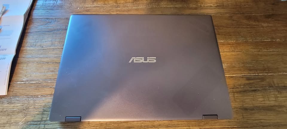 ASUS VivoBook Flip 14 Touchscreen w/Tablet Mode 12GB Ram 128SSD i3-8145U