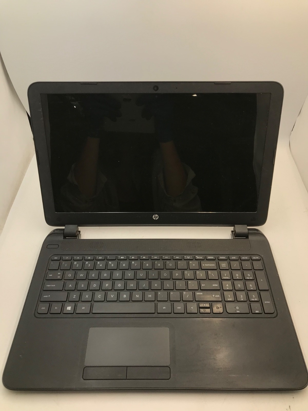 HP 15-f305dx AMD A6-5200 15″ Laptop -POWER DEAD/PARTS OR REPAIR -MZ