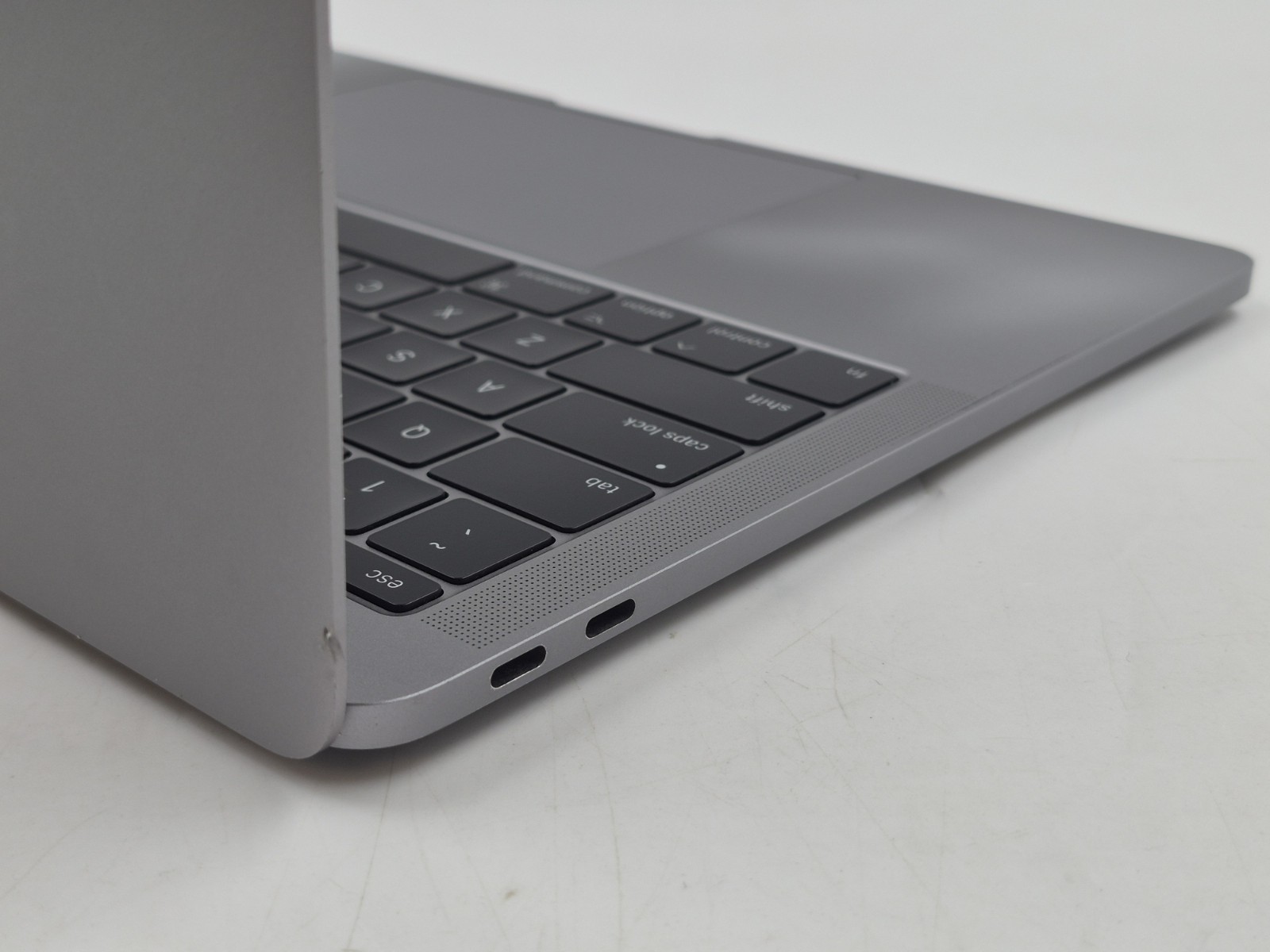 Apple MacBook Pro A1708 13″ i5-7360U 2.30GHz 8GB RAM 512GB SSD macOS