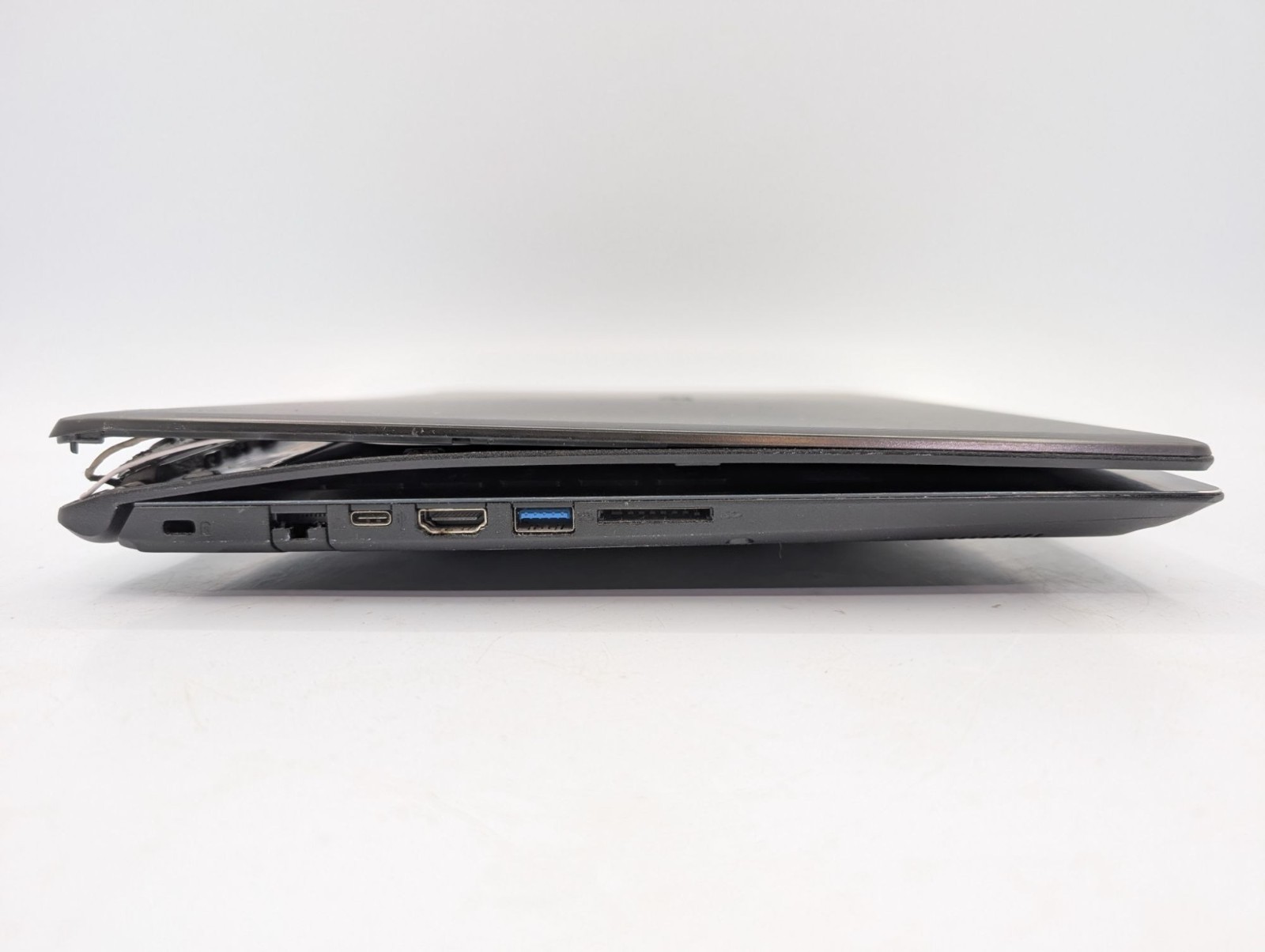 Acer Aspire 5 A515-51-310Z 15.6″ Intel Core i3-8130U 2.20 GHz 4GB RAM Laptop