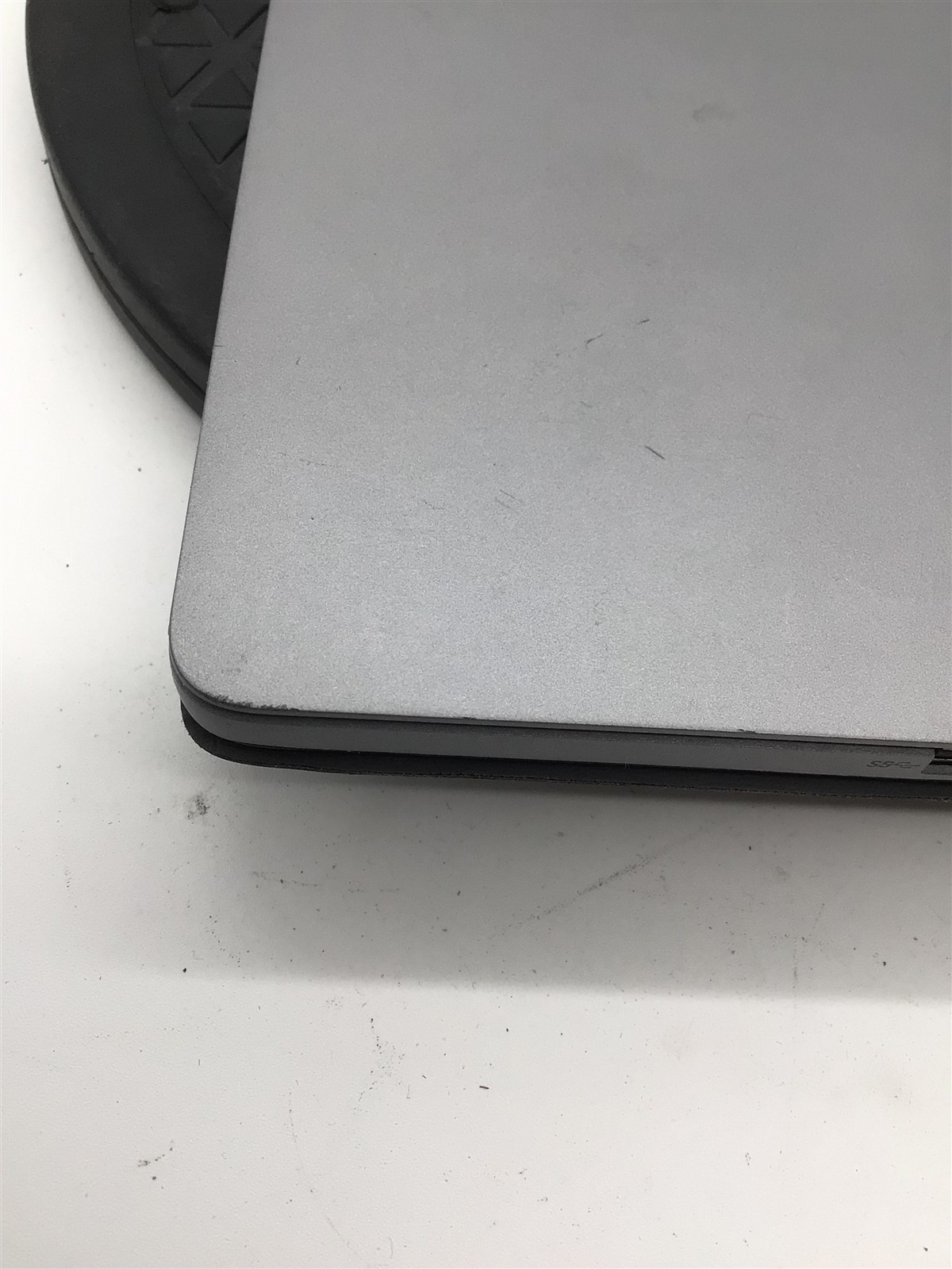 Dell Latitude 7210 2-in-1 i7-10610U/16GB RAM/No HD – No Battery