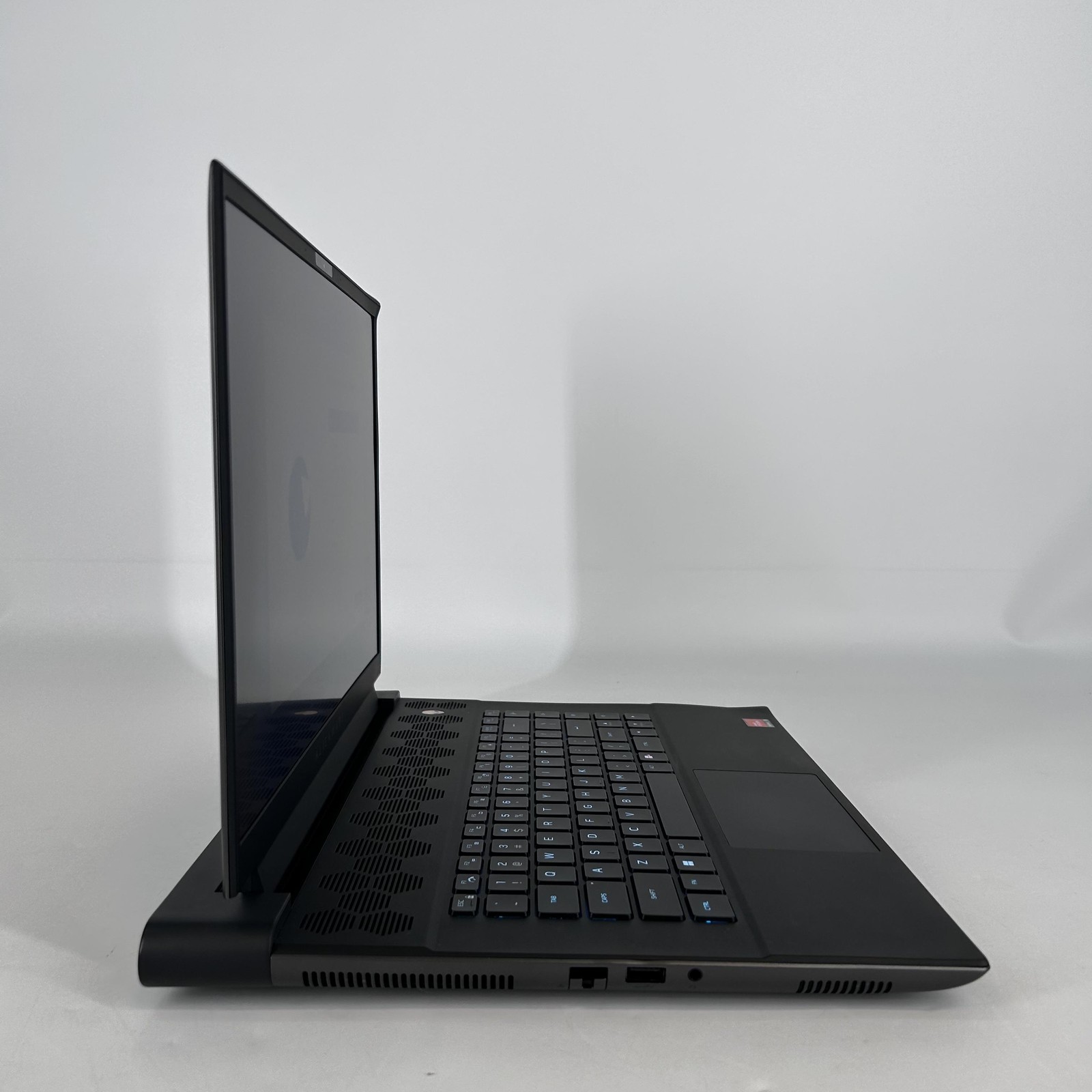 Dell Alienware M16 R1 240Hz QHD+ Ryzen 9 7845HX 32GB 1TB SSD RTX 4080 FAIR