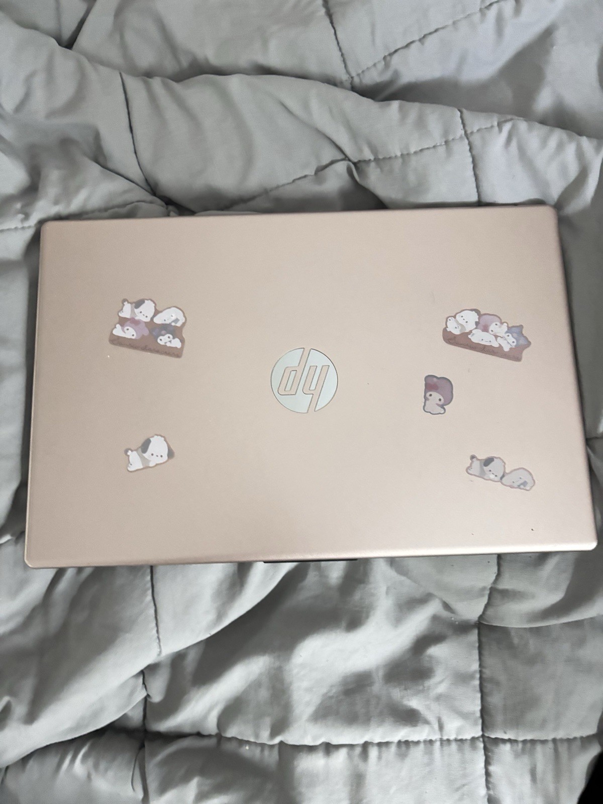 HP 15.6″ Gold Laptop AMD Ryzen 4.30GHz 256GB SSD Radeon Graphics 1920×1080 Used