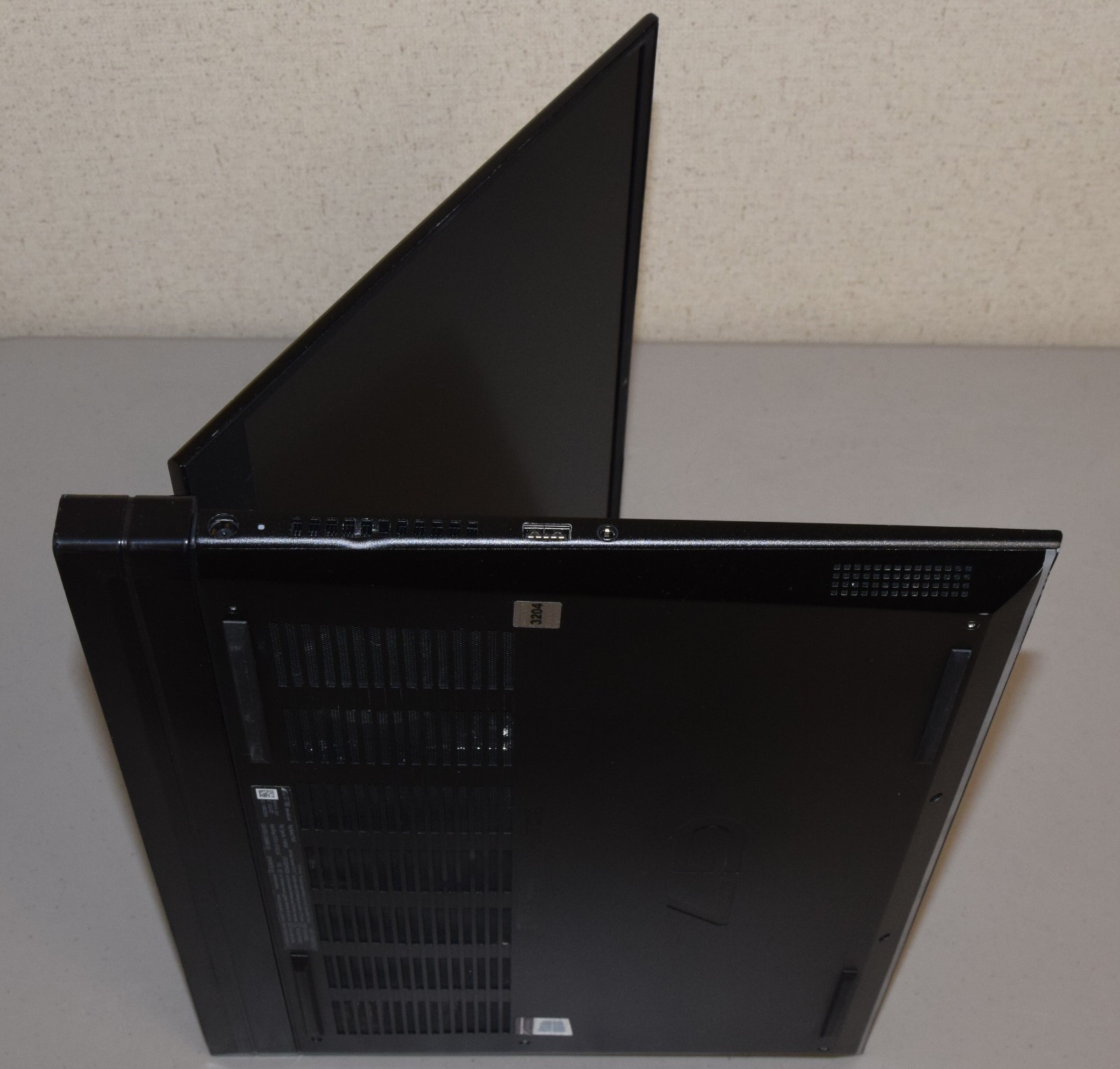 Dell G7 7500 15.6″ i7-10750H 6-Core 1TB NVMe SSD 32GB GeForce RTX 2070 RGB 144Hz