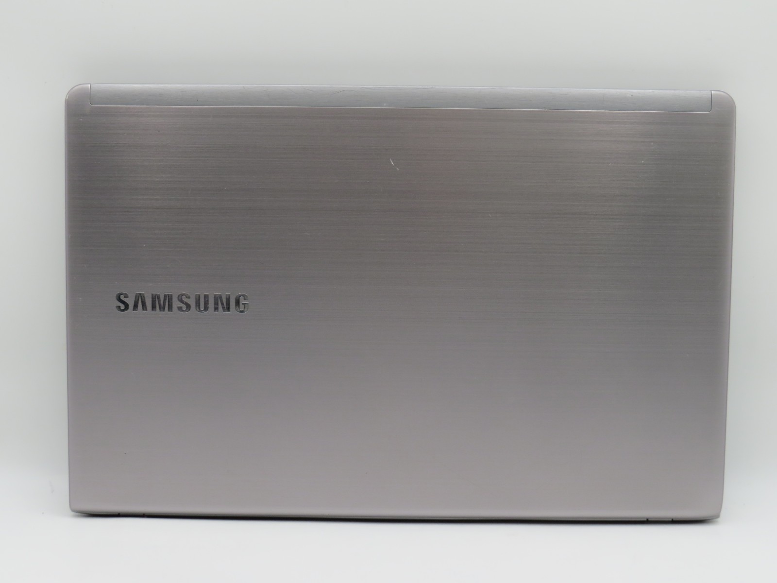 Samsung 303C | i7-3537U @ 2GHz | 8GB DDR2 | 15.6″ display | No HDD/OS/AC Parts