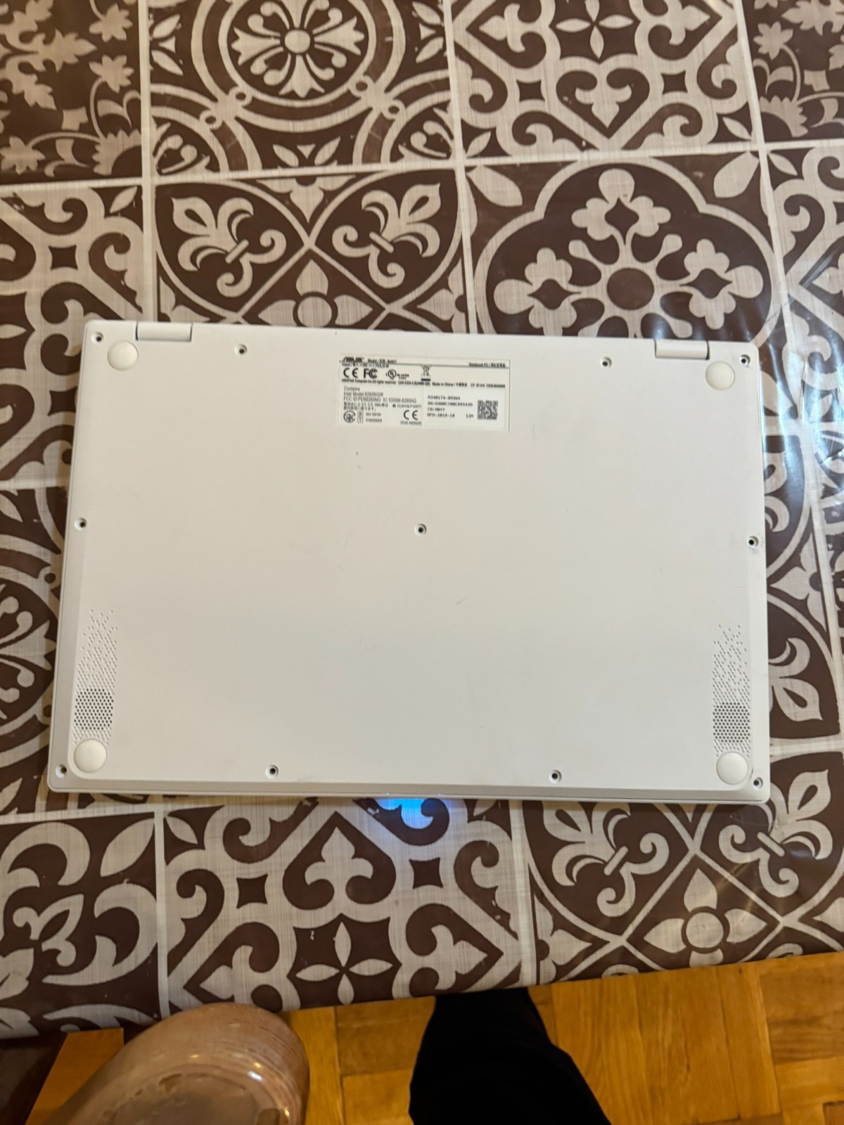 ASUS ImagineBook 14″ MJ401TA m3-8100Y 4GB 256GB SSD Win11 White