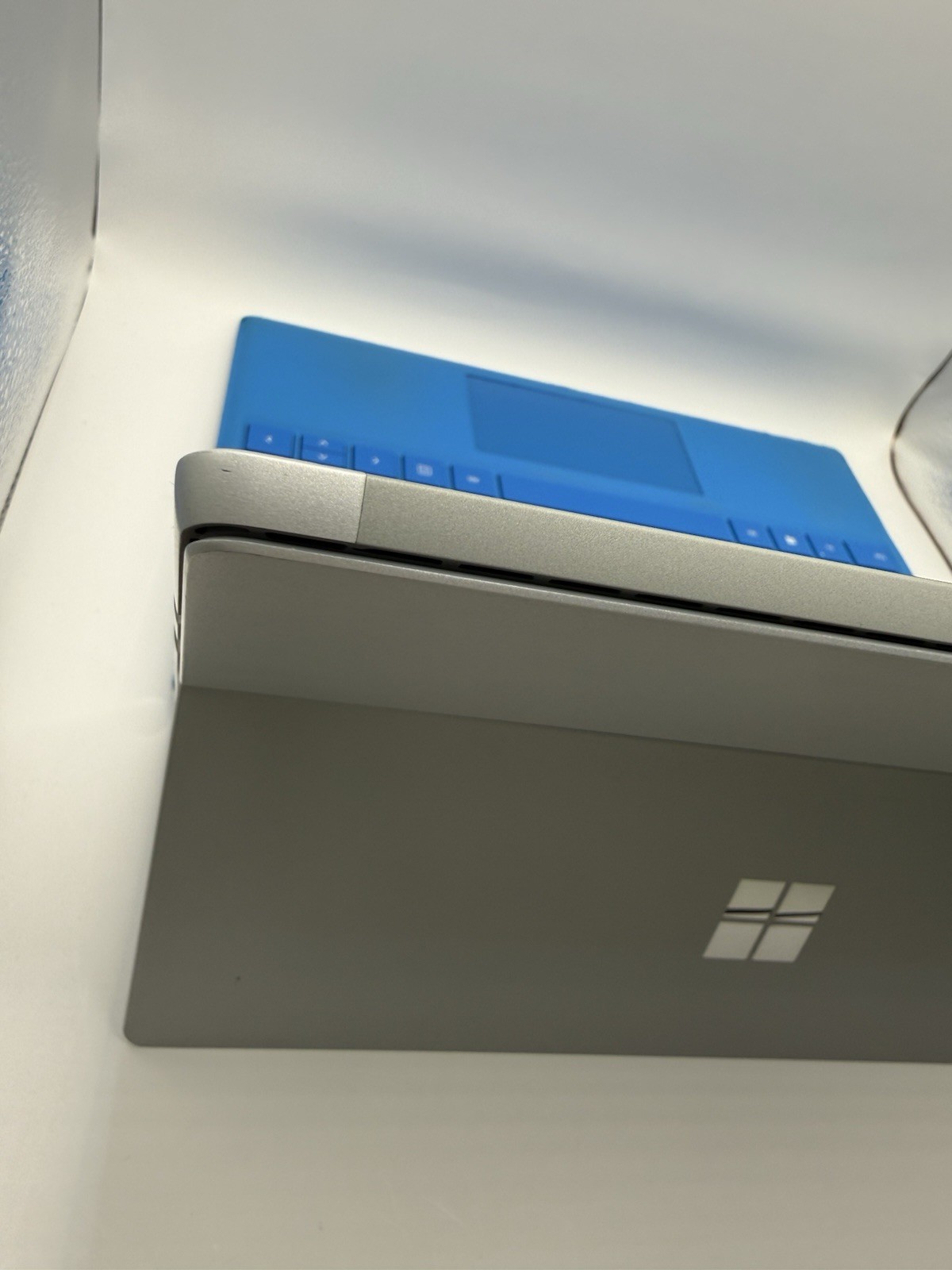 Microsoft Surface Pro 5 i5 4GB 128GB + Blue Type Cover