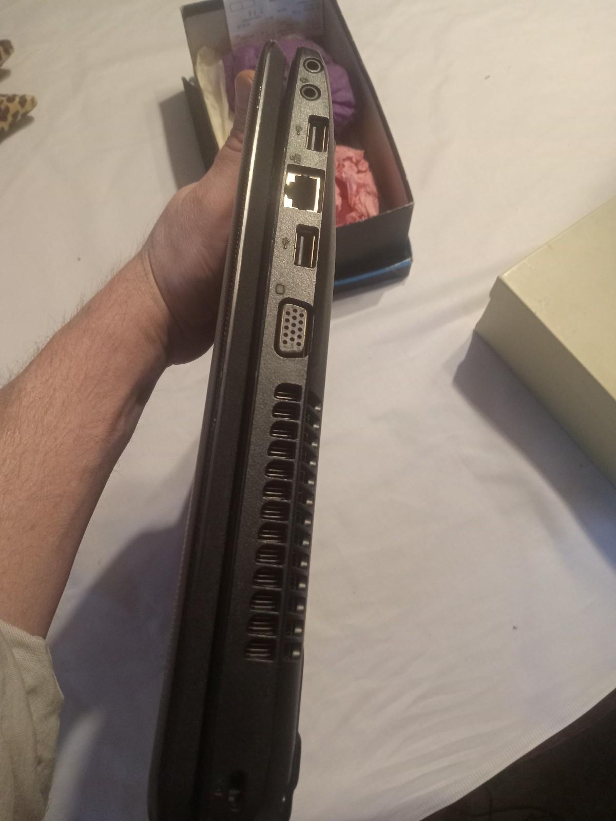 Toshiba Satellite C655D-S5302 AMD E-300 1.3GHz 6 GB Working