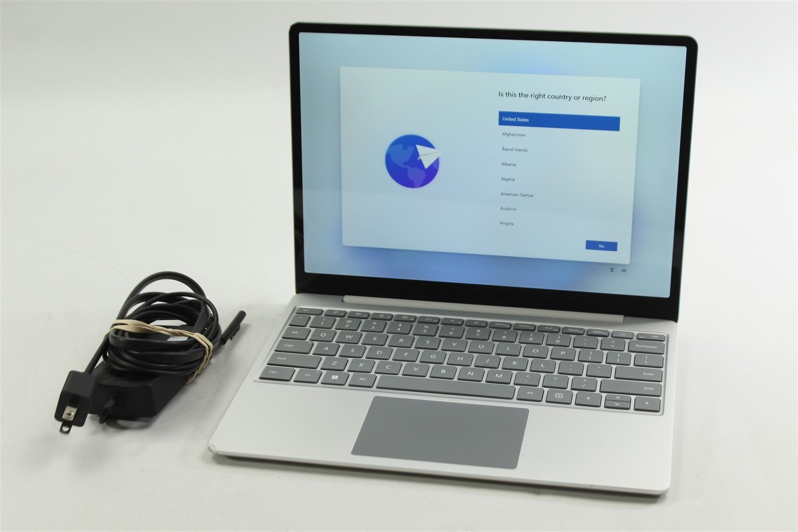 Microsoft Surface Laptop Go 2 2013 12.4″ i5-1135G7 256GB SSD 16GB RAM W11H