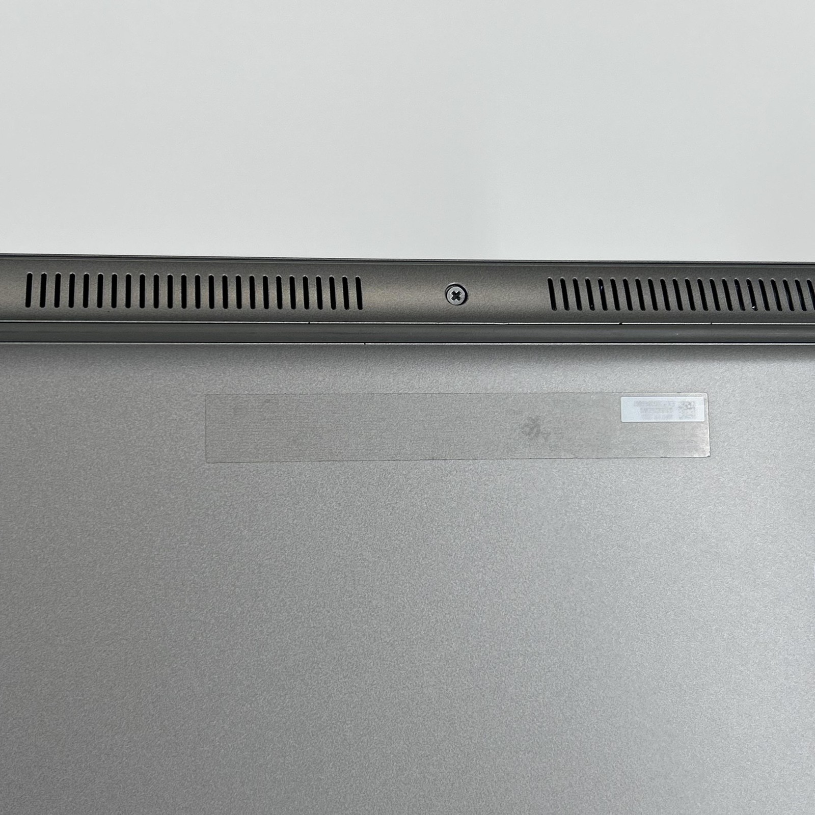 Dell Latitude 5540 15.6 FHD 1.9GHz i7-1370P 16GB 512GB SSD Very Good WHITE SPOTS