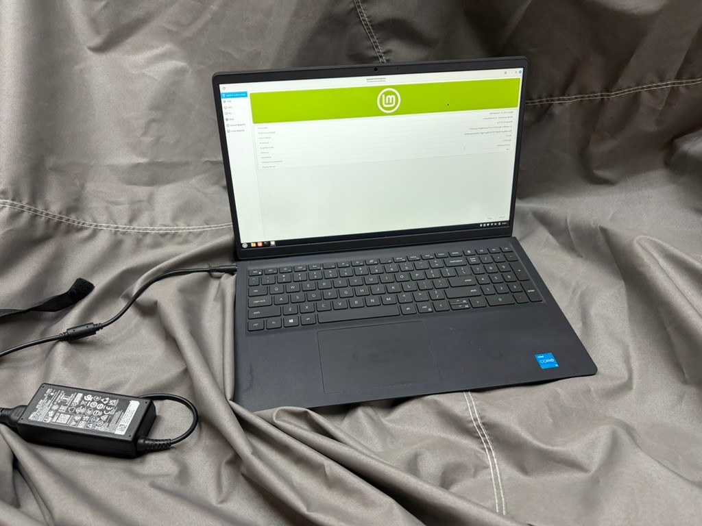 Dell Inspiron 3511 15″ Intel i3-1115 @ 3 ghz 8gb RAM 128 HDD