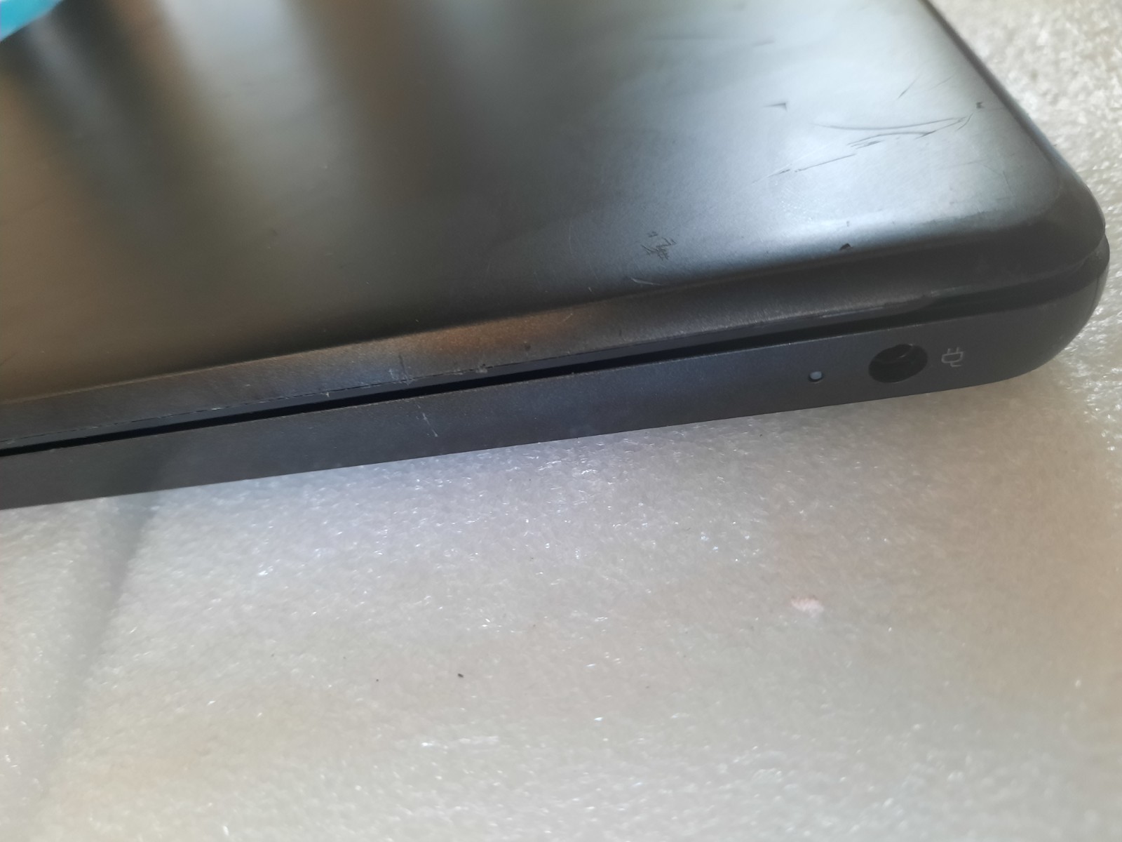 HP Stream 14 Laptop 14-DS0035NR AMD-A4-9120e 4GB 32GB Storage NO OS