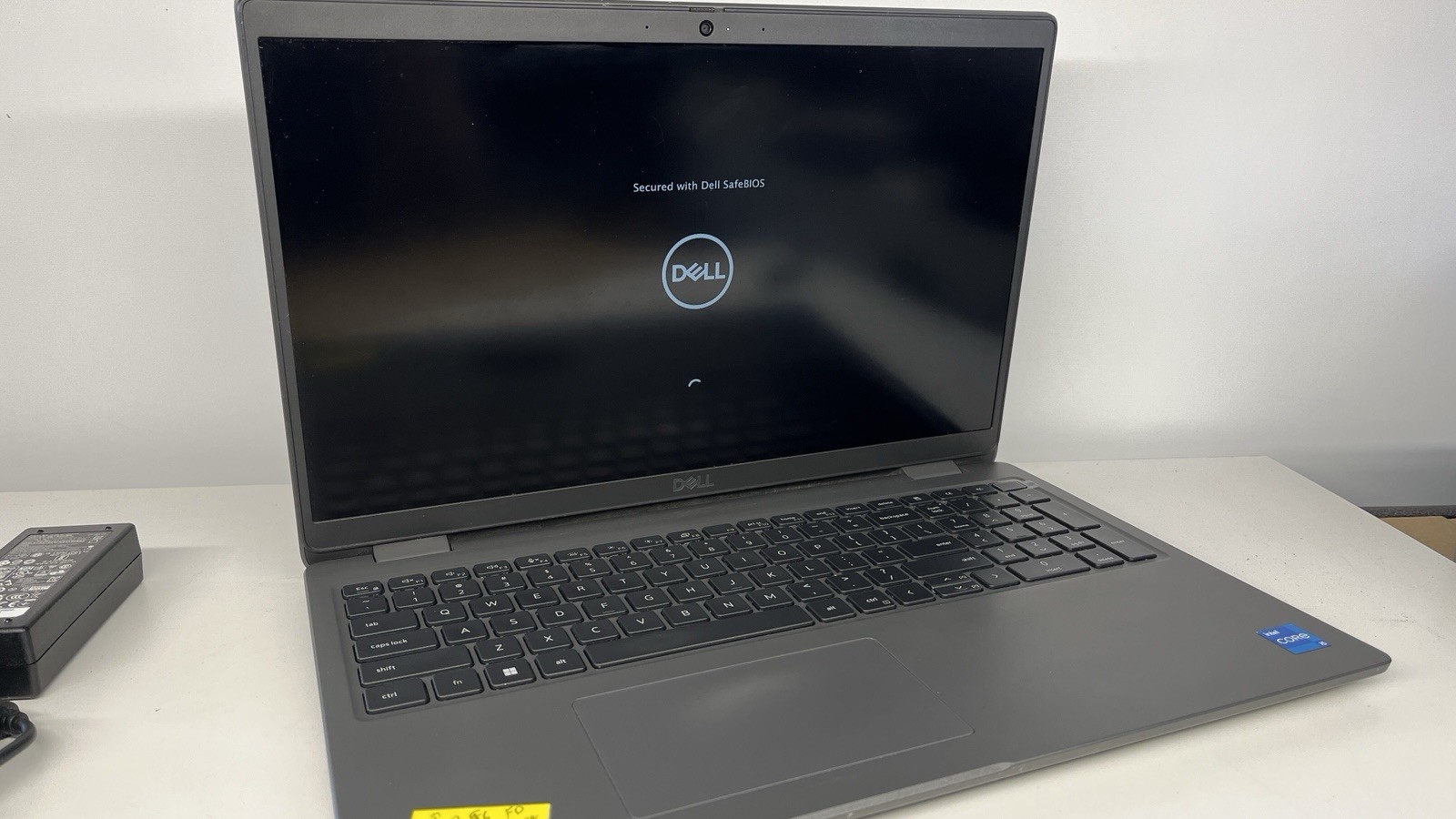 Dell Latitude 3540 15.6 i5-1335U 1.30GHz 16GB 256GB NVME Win 11 Pro -no Keys Lit