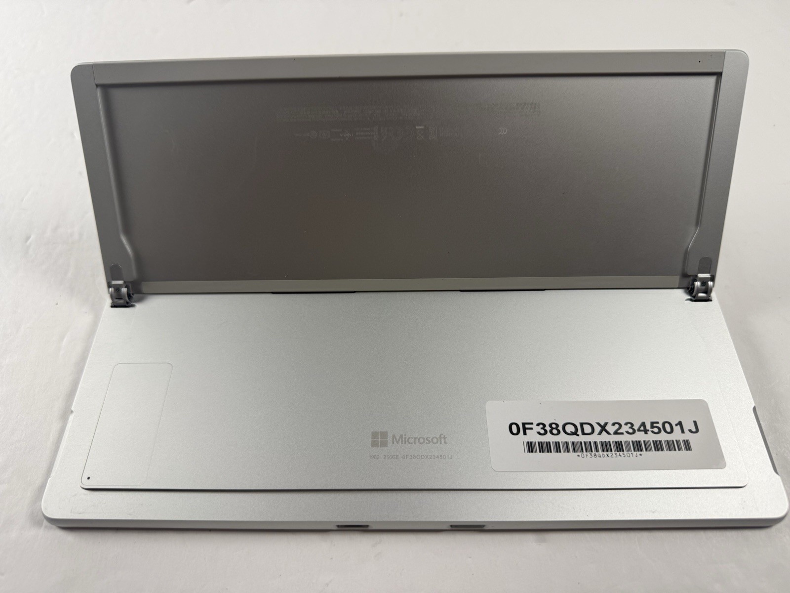 Microsoft Surface Pro 8 (1982) i5-1145G7 – 16GB RAM – 256GB 120Hz – Win 11 Pro