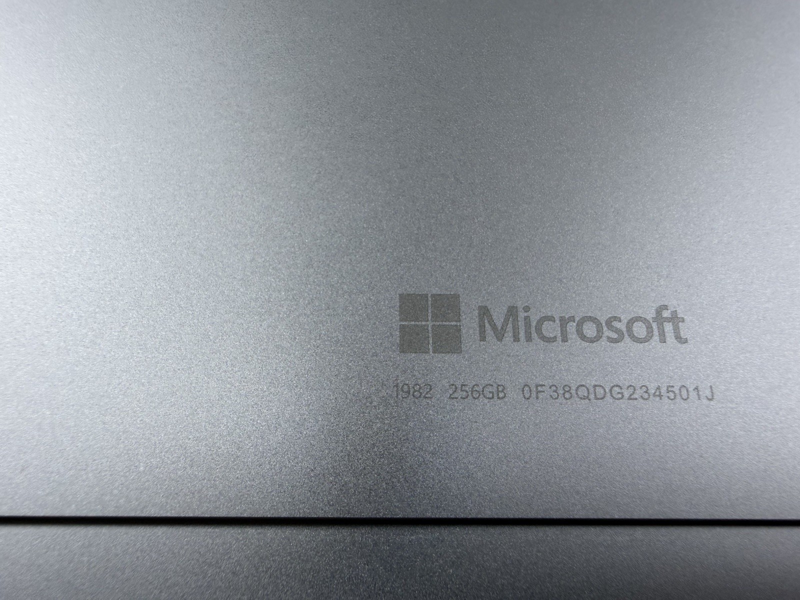 Microsoft Surface Pro 8 (1982) i5-1145G7 – 16GB RAM – 256GB 120Hz – Win 11 Pro