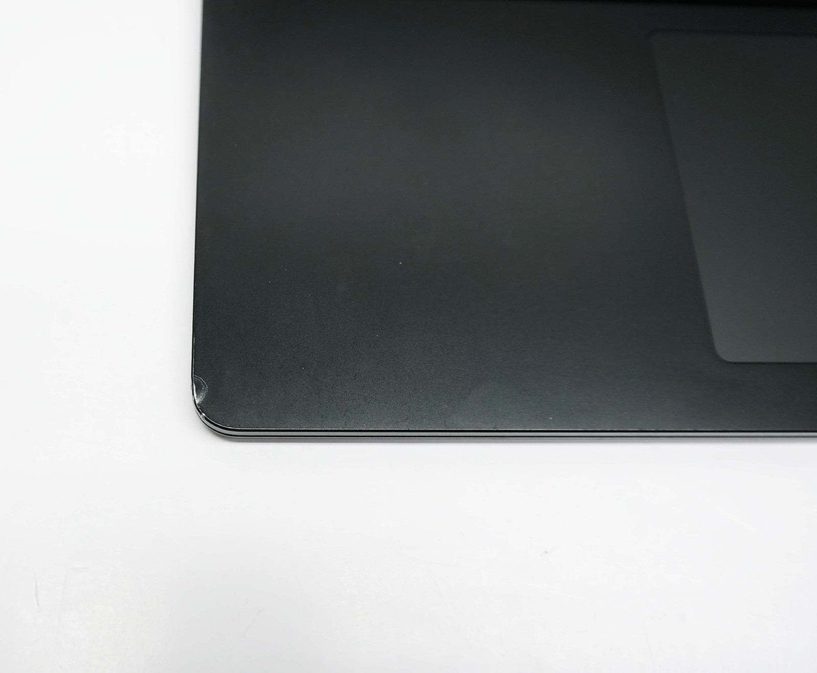 Microsoft Surface Laptop 3 13.5″ Core i5 8GB 256GB SSD ISSUE