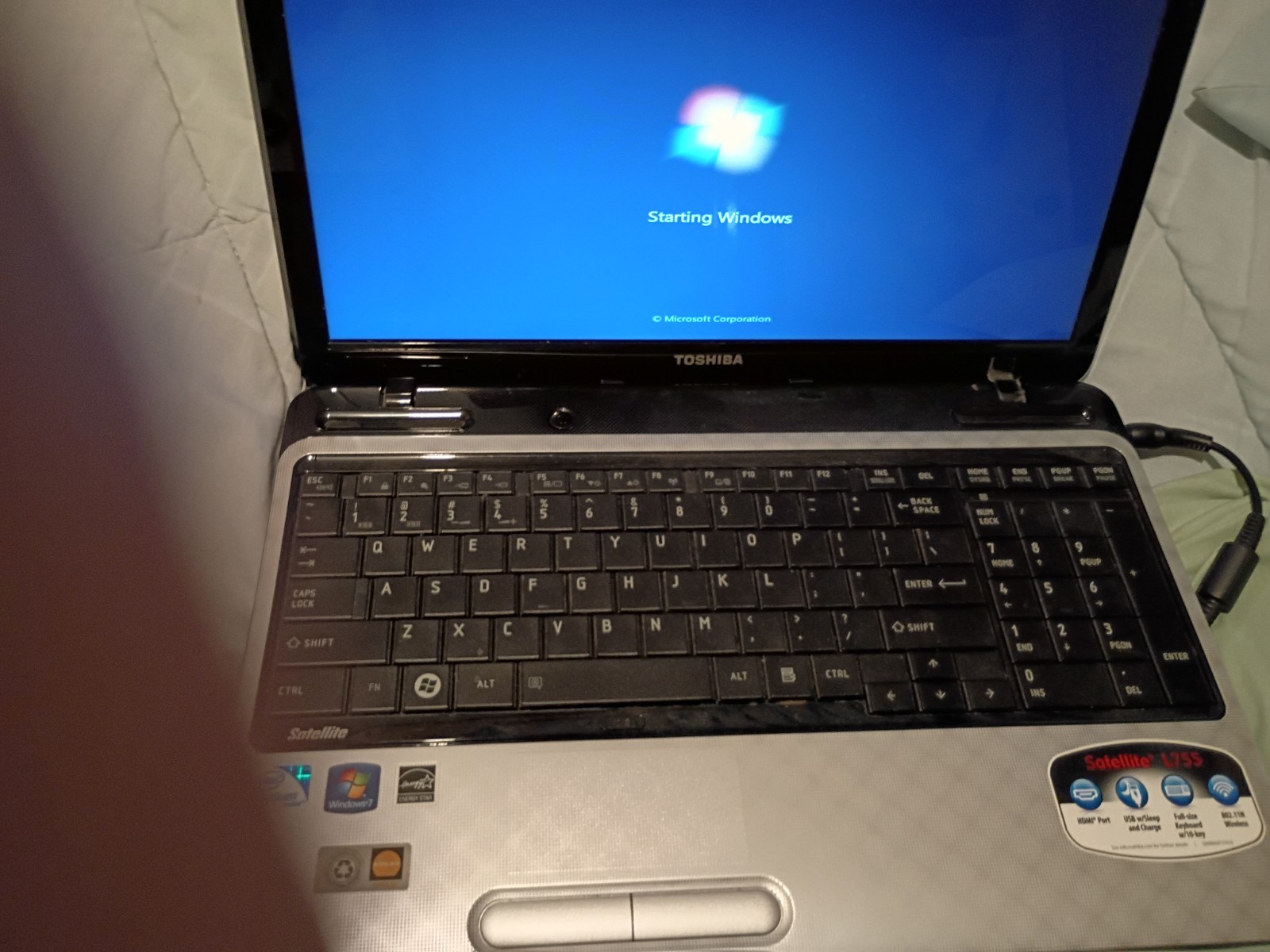 Toshiba Satellite L755-S5154 15.6″ Pentium B960 2.20GHz 4GB 297GB HDD Win7