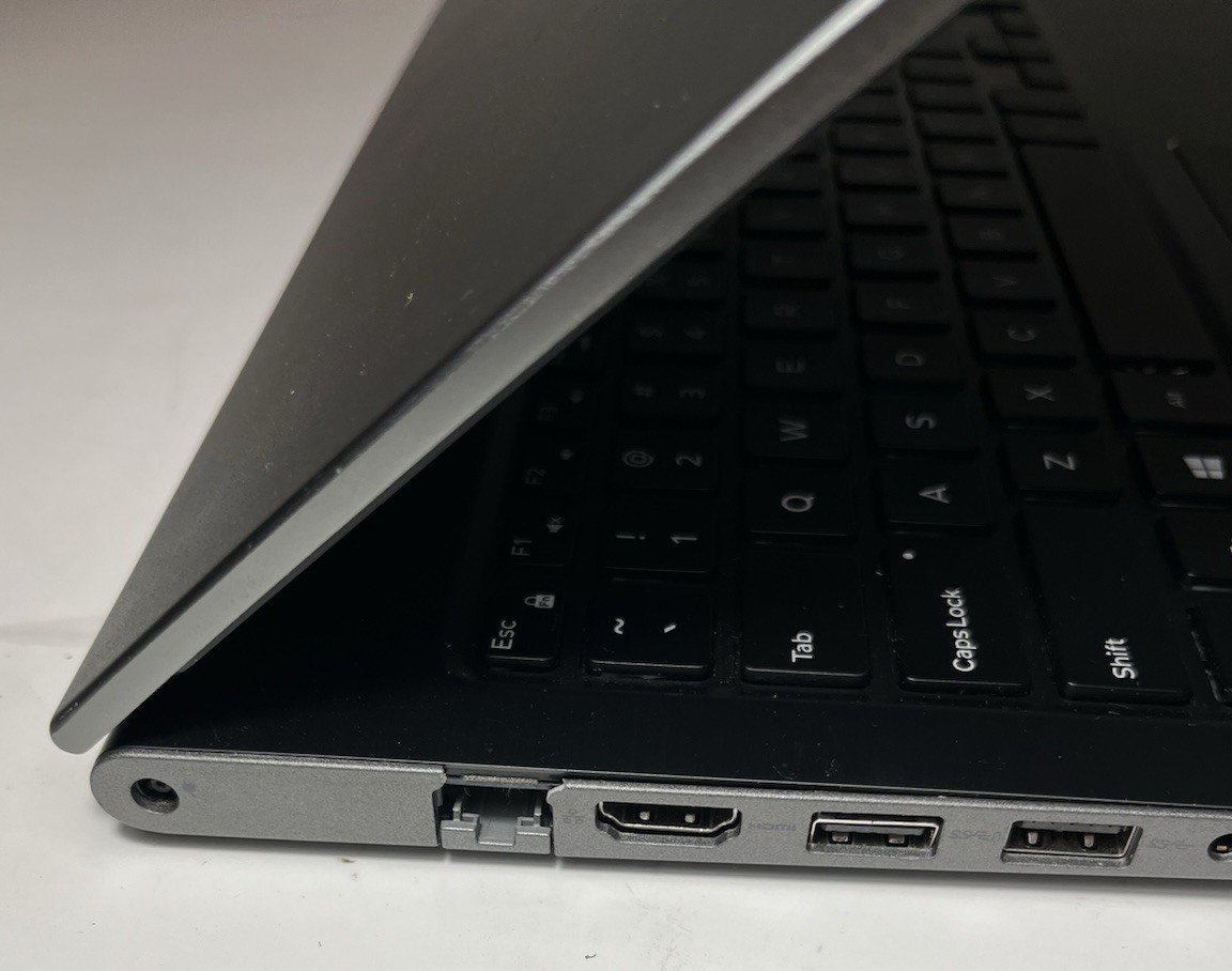 Dell Vostro 5568 15.6″ i7-7500U Laptop – 8GB RAM – 256GB SSD – 4GB GeForce 940MX