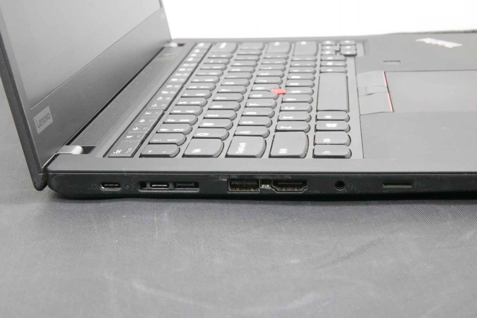 Lenovo ThinkPad T490 – i5-8365U – 8GB, 256GB, Windows 11 +Adapter (B Grade Worn)
